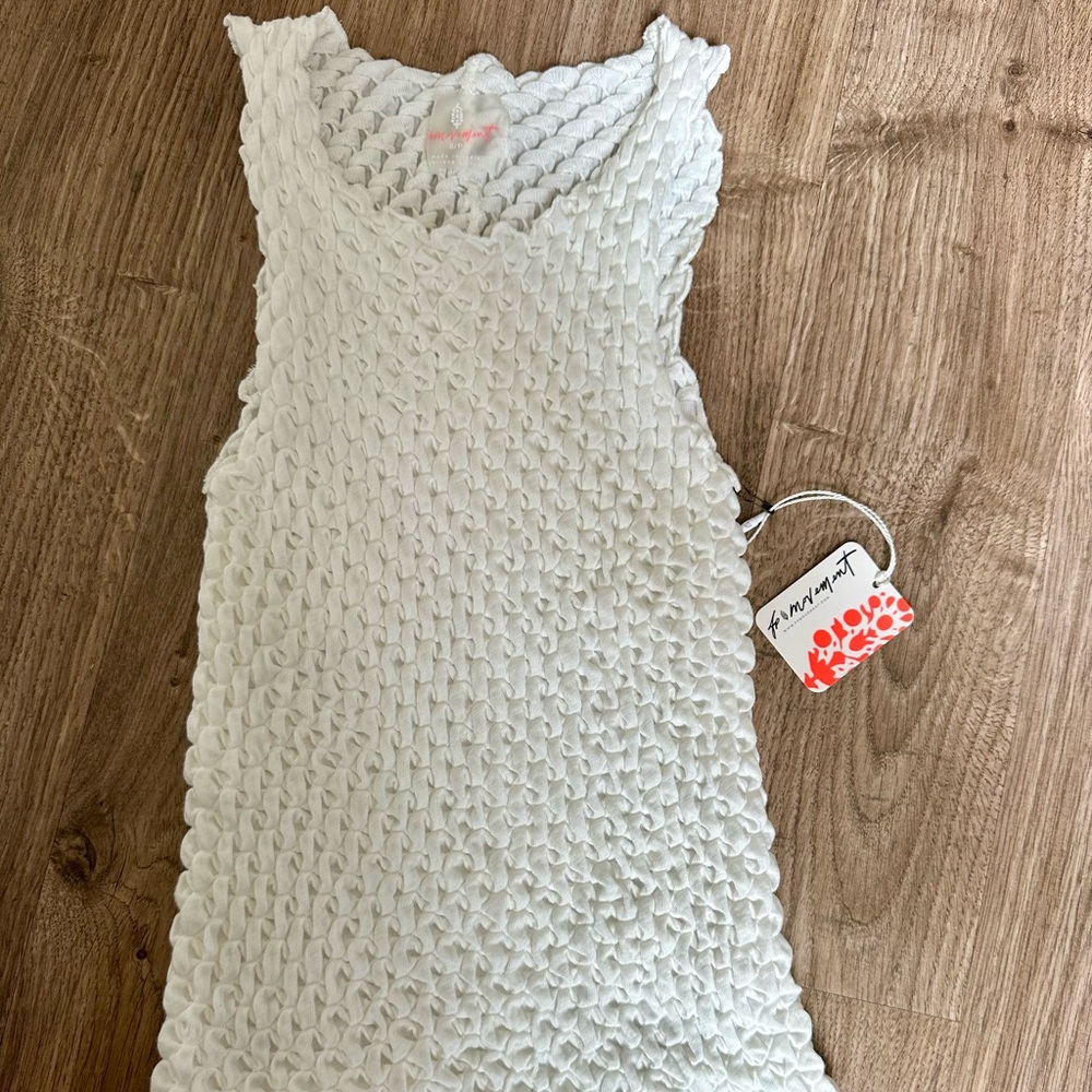 Free People Movement Tank Top Womens Small White Textured Scrunchie Fabric NWT